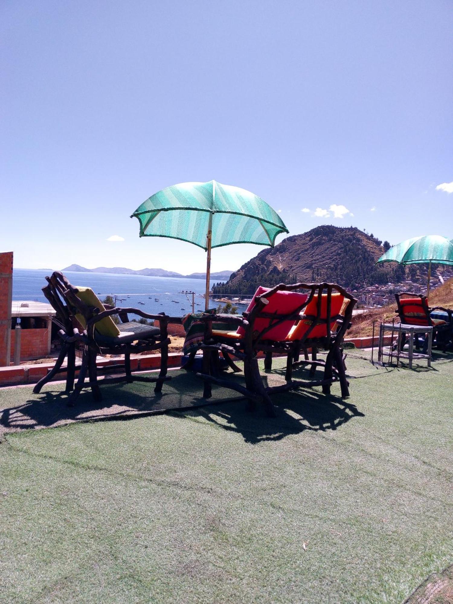 Hostal Resto Bar Flor De Mi Tierra Copacabana  Exterior foto